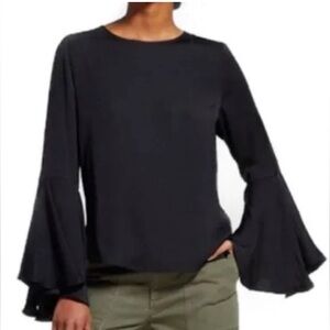 GOLDRAY (stitch fix) dramatic bell sleeve classic black shirt